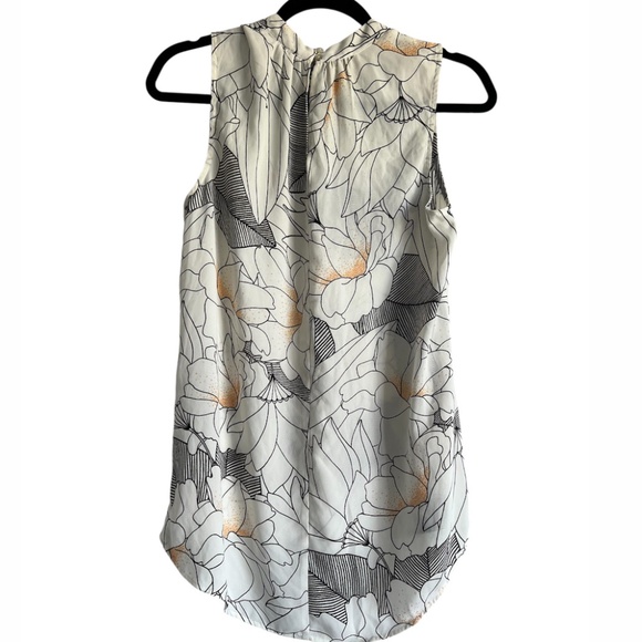 Abstract flower print sleeveless top - Picture 4 of 7
